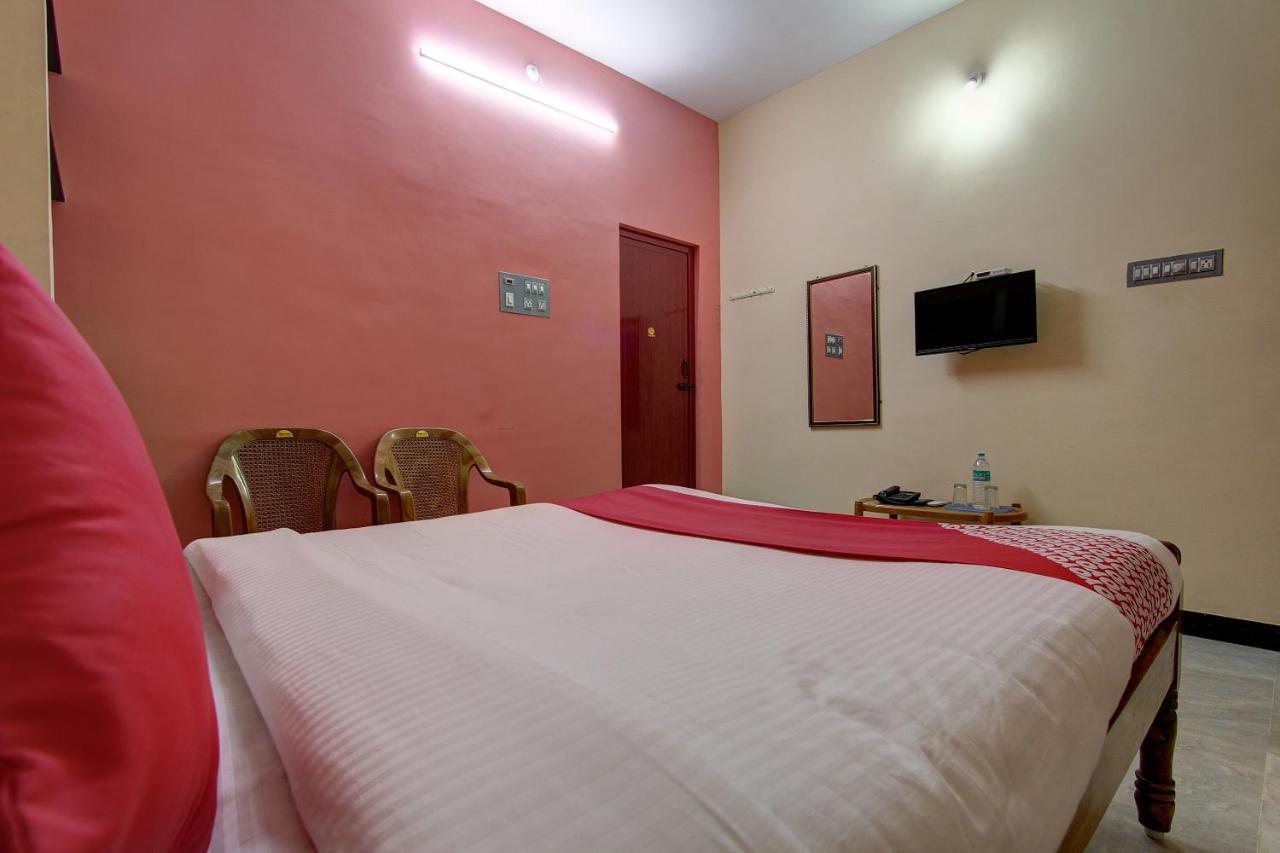 Oyo 38664 Rt Residency Hotel Golden Rock Exterior photo